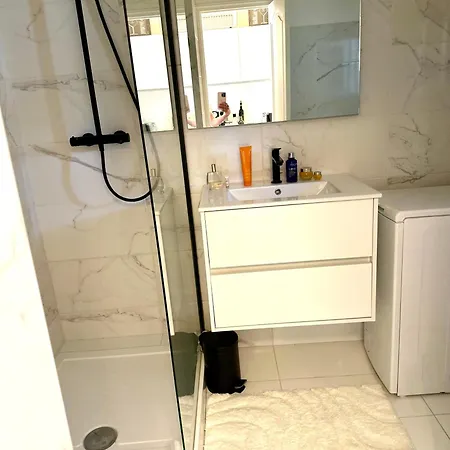 Gigisaintemaxime Apartmán *
